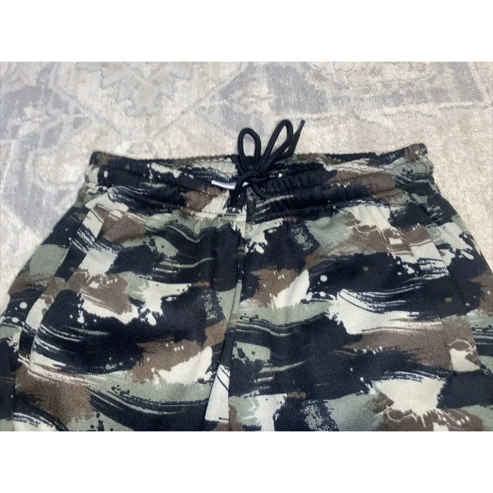 New WESC Camo Joggers/Sweatpants mens Sz‎ Medium